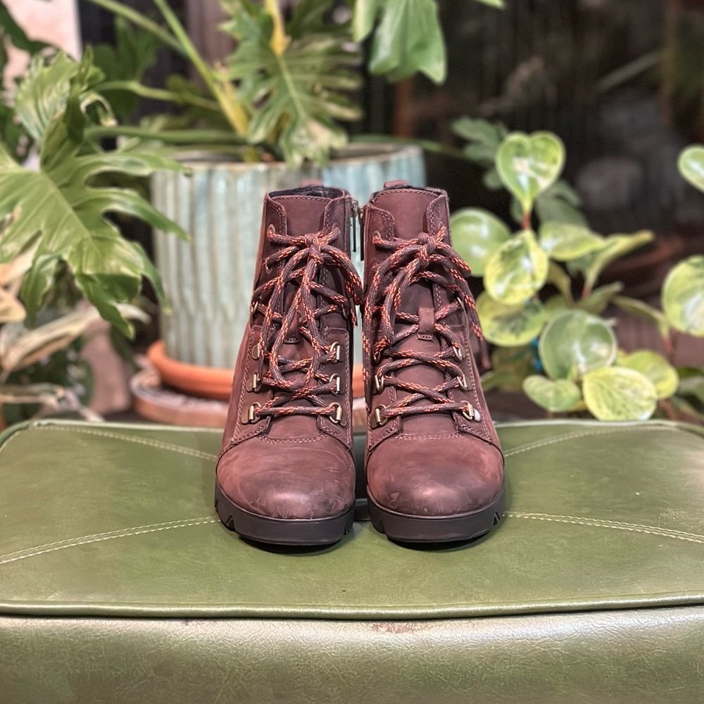 Sorel - Joan Uptown Lace-Up Wedge Boot